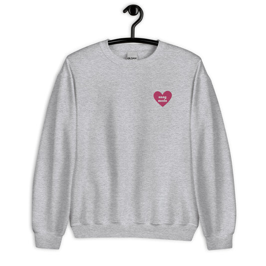 Snag Mode Embroidered Heart Crewneck